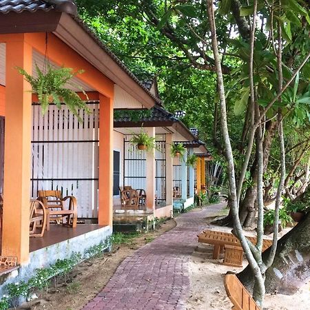 Paradise Beachfront Bungalows Hotel Koh Kradan Buitenkant foto