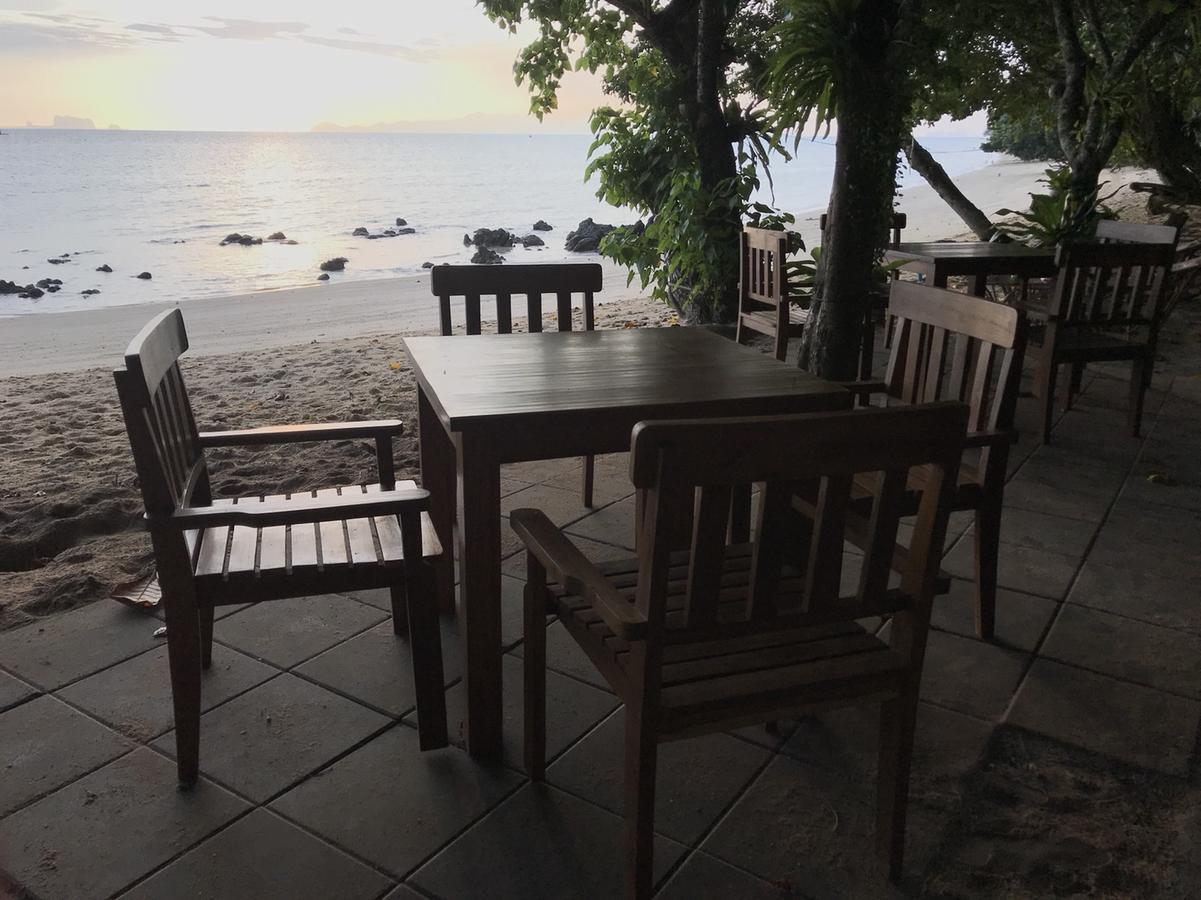 Paradise Beachfront Bungalows Hotel Koh Kradan Buitenkant foto